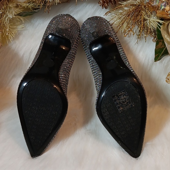 Michael Kors Shimmering Silver/Black Size 10 M aprox : 4" Heels. - Picture 4 of 11